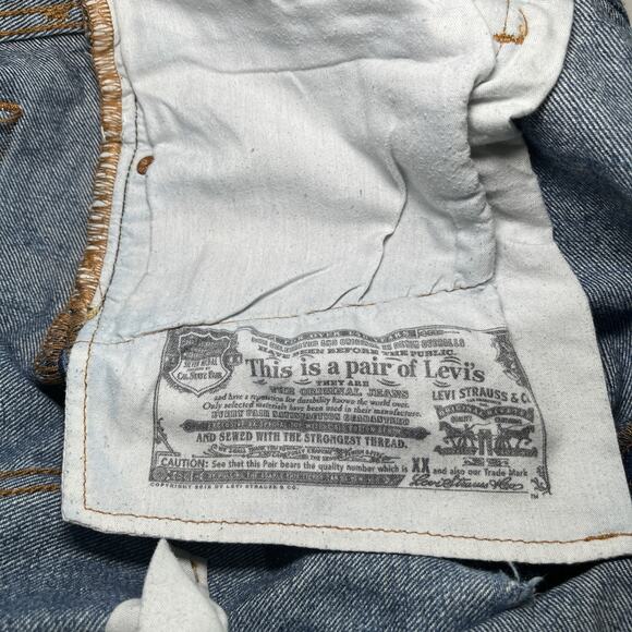 Levi's 501 Original Fit High Rise Women's Shorts Size 32 Distressed Button Fly - Picture 4 of 12